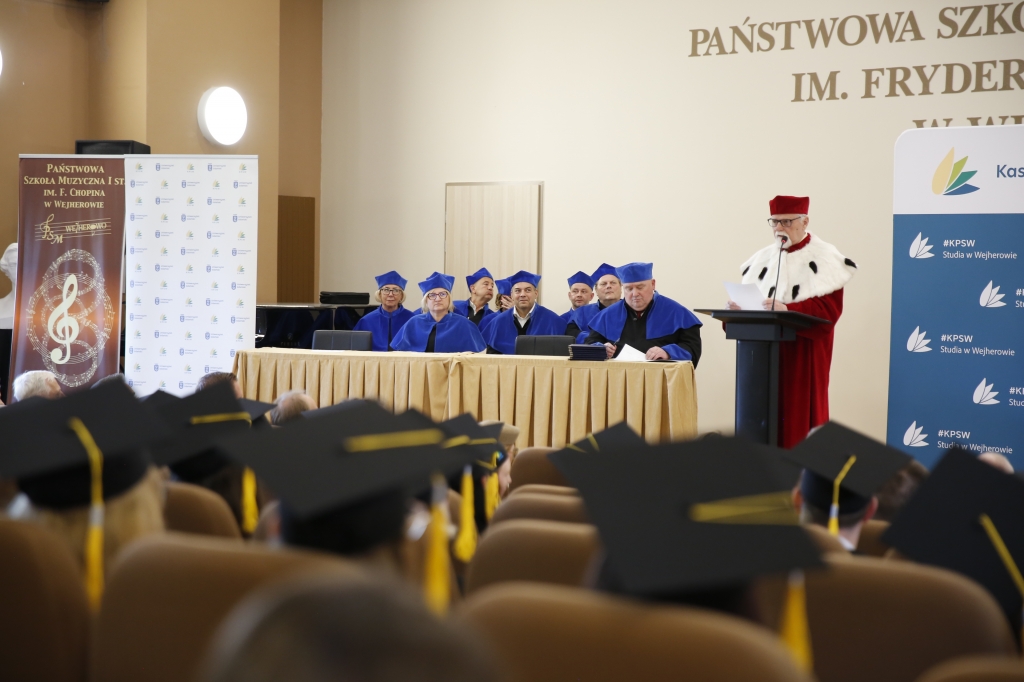 aktualność: Kolejni absolwenci KPSW